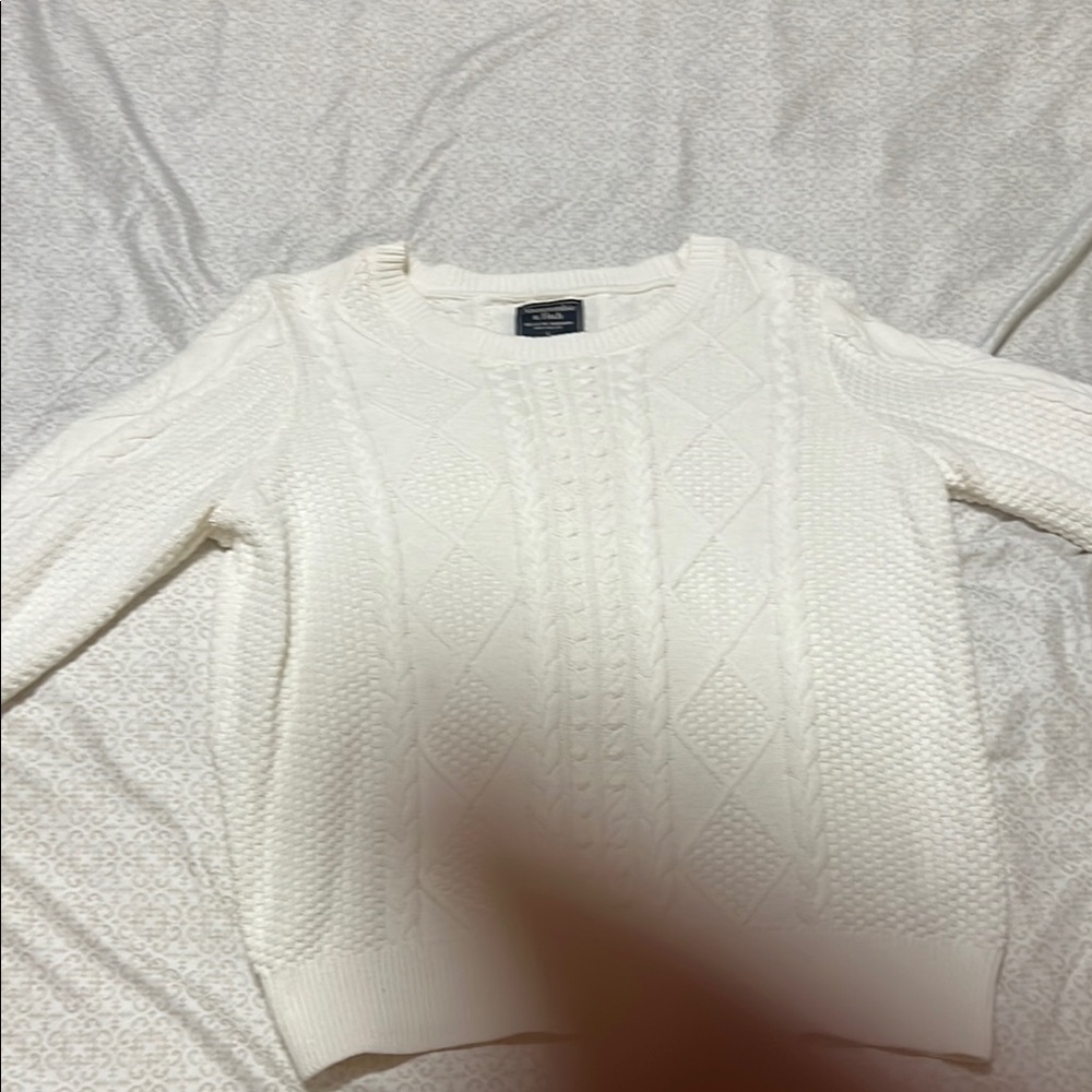 Abercrombie & Fitch Classic White Cable Knit Sweater